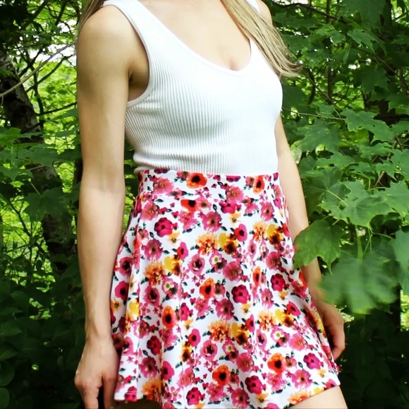 S-M Floral Circle Skirt - Picture 4 of 5